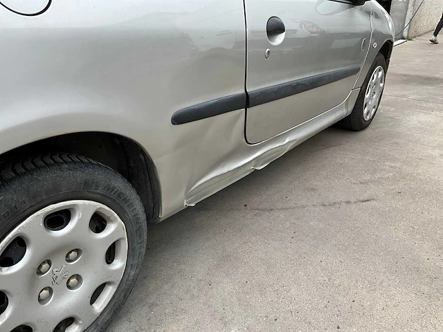 2004 peugeot 206 personenauto - afbeelding 26 van  39