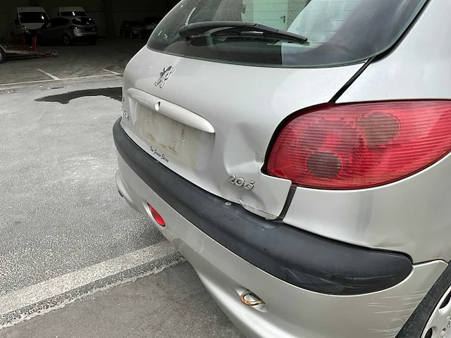 2004 peugeot 206 personenauto - afbeelding 28 van  39