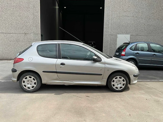 2004 peugeot 206 personenauto - afbeelding 35 van  39