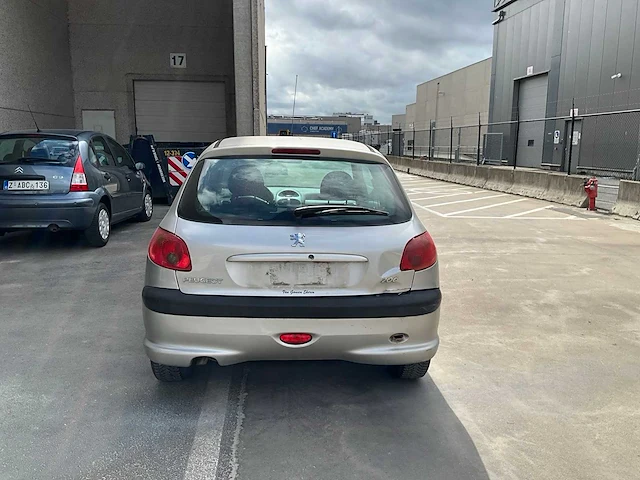 2004 peugeot 206 personenauto - afbeelding 37 van  39