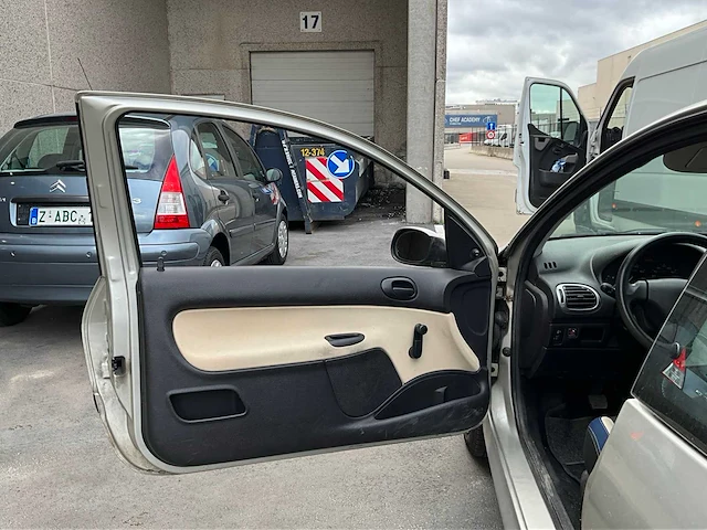 2004 peugeot 206 personenauto - afbeelding 11 van  39