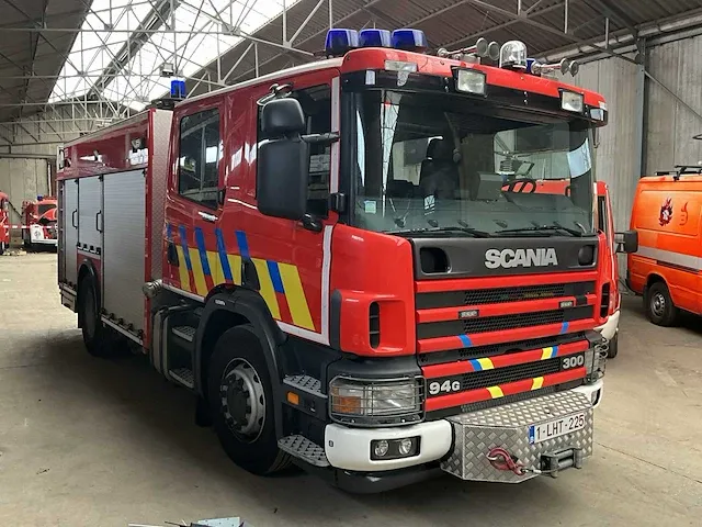 2004 scania 94g 300 cp28 - gb4x2/5 4x2 brandweerwagen - afbeelding 12 van  57