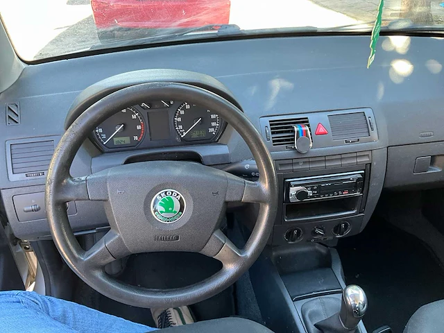 2004 skoda fabia break personenauto - afbeelding 4 van  33