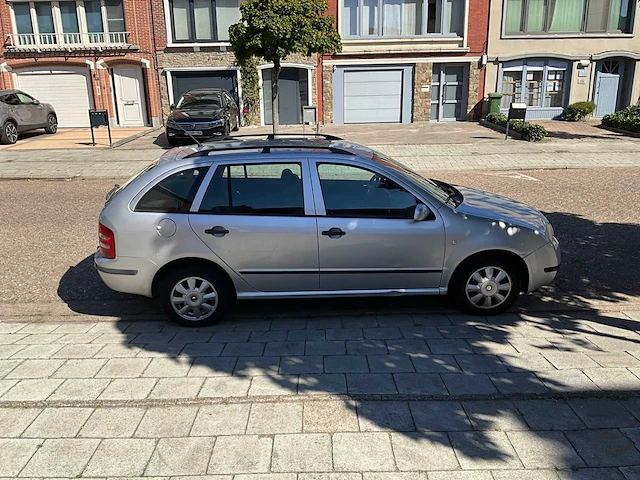 2004 skoda fabia break personenauto - afbeelding 29 van  33