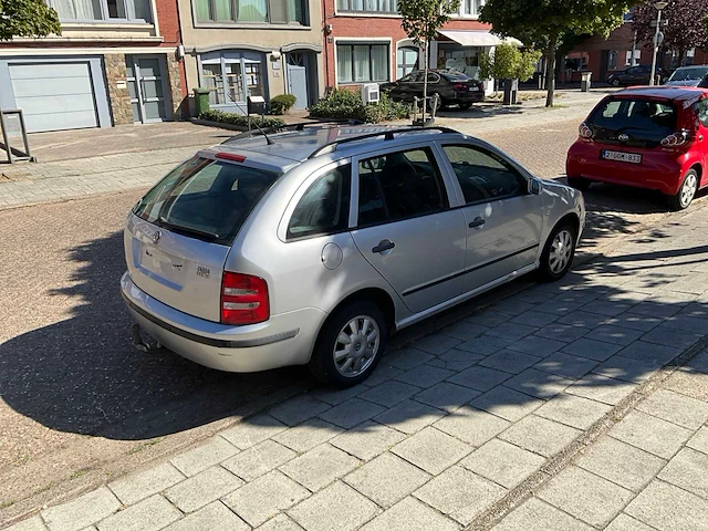 2004 skoda fabia break personenauto - afbeelding 30 van  33