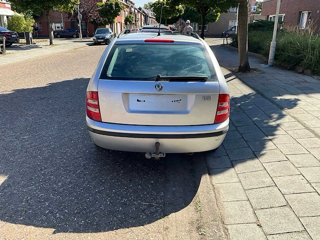 2004 skoda fabia break personenauto - afbeelding 31 van  33