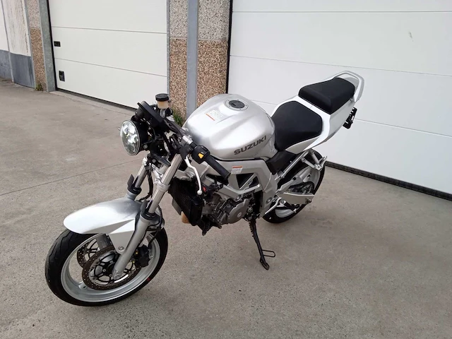 2004 suzuki sv 650 motorfiets - afbeelding 2 van  9