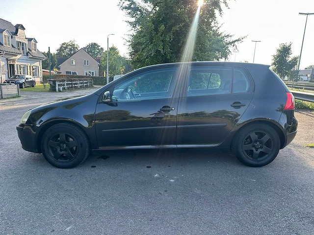 2004 volkswagen golf - afbeelding 9 van  13