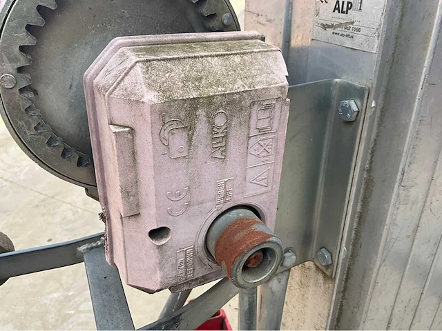2005 alp lift / materiaallift met handlier - afbeelding 8 van  9