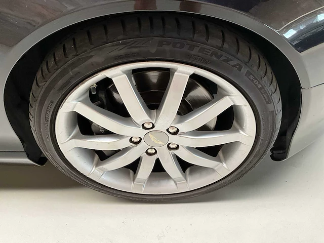 2005 aston martin db9 5.9 v12 personenauto - afbeelding 19 van  47