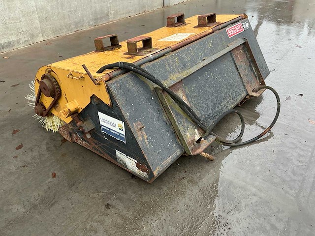 2005 attec hydraulische aanbouwwisser / borstel - afbeelding 3 van  5