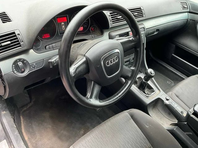 2005 audi a4 avant v6 tdi - afbeelding 2 van  30