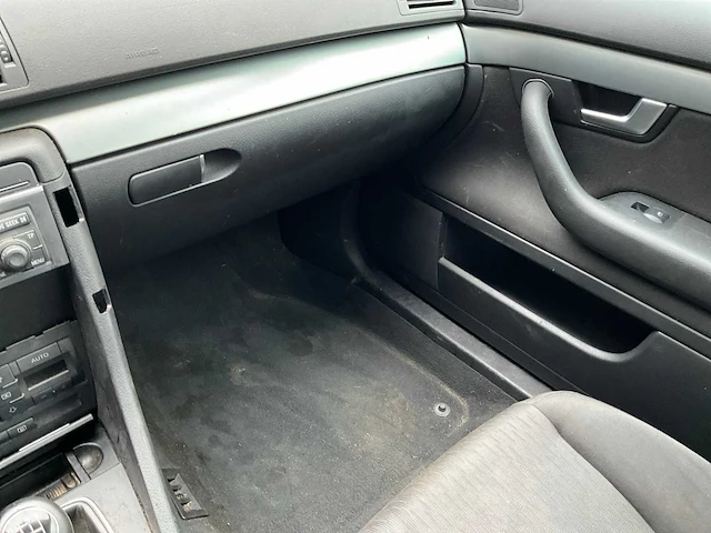 2005 audi a4 avant v6 tdi - afbeelding 5 van  30