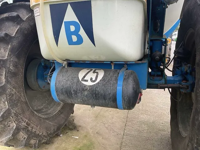 2005 blanchard bl71 getrokken veldspuit - afbeelding 16 van  30