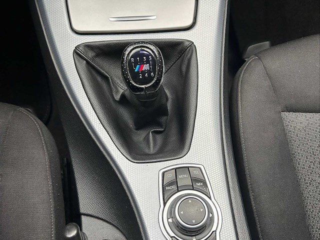 2005 bmw 320i sedan 2.0i 150 pk auto - afbeelding 11 van  45