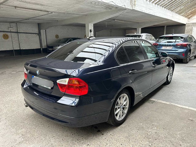2005 bmw 320i sedan 2.0i 150 pk auto - afbeelding 41 van  45