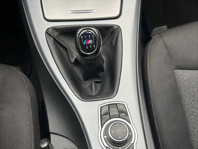 2005 bmw 320i sedan 2.0i 150 pk auto - afbeelding 11 van  45