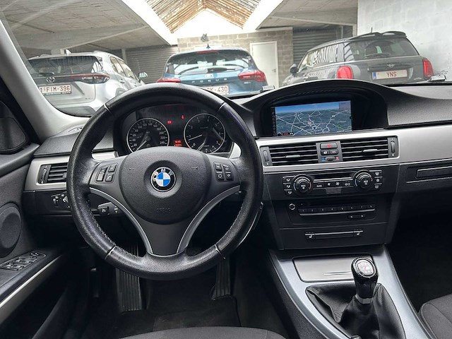 2005 bmw 320i sedan 2.0i 150 pk auto - afbeelding 13 van  45