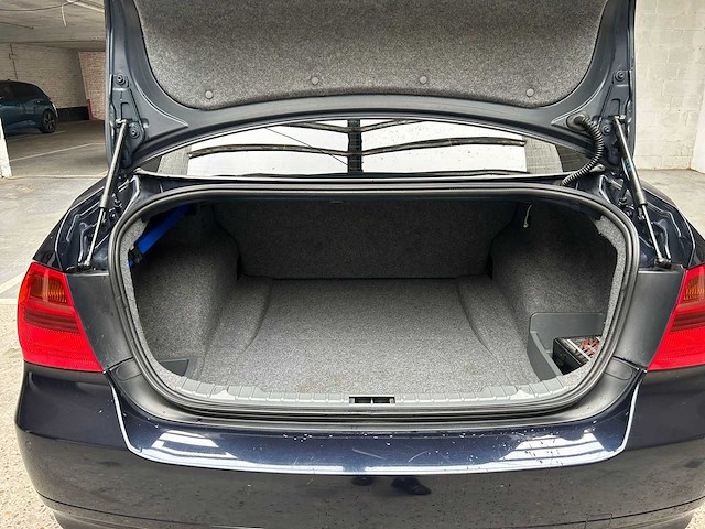 2005 bmw 320i sedan 2.0i 150 pk auto - afbeelding 17 van  45