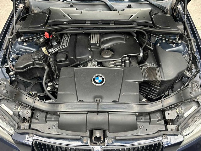 2005 bmw 320i sedan 2.0i 150 pk auto - afbeelding 20 van  45