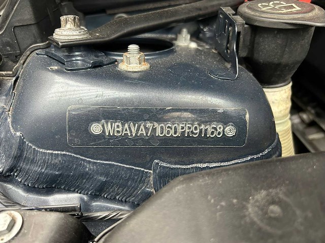 2005 bmw 320i sedan 2.0i 150 pk auto - afbeelding 21 van  45