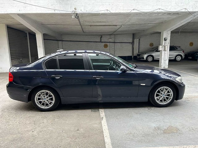 2005 bmw 320i sedan 2.0i 150 pk auto - afbeelding 42 van  45