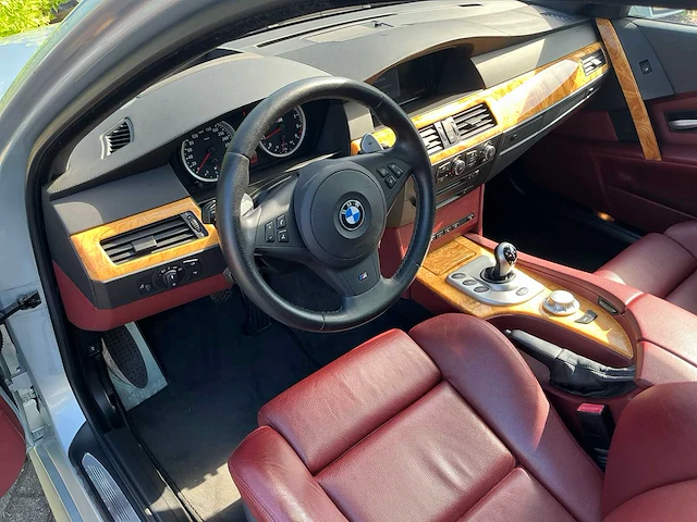 2005 bmw m5 e60 personenauto - afbeelding 3 van  71