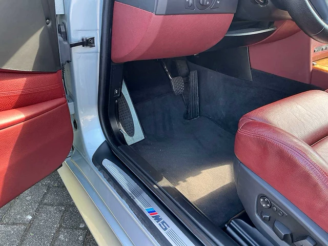 2005 bmw m5 e60 personenauto - afbeelding 4 van  71
