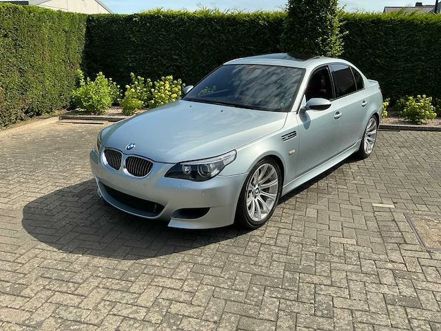 2005 bmw m5 e60 personenauto - afbeelding 1 van  71