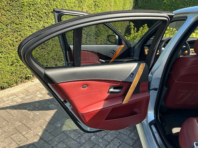 2005 bmw m5 e60 personenauto - afbeelding 14 van  71