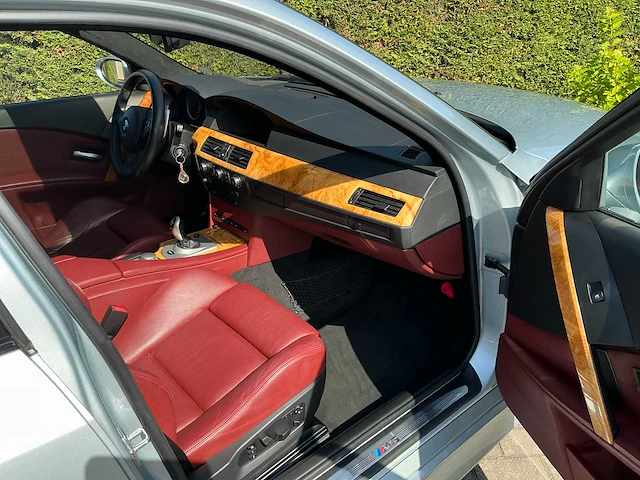 2005 bmw m5 e60 personenauto - afbeelding 24 van  71