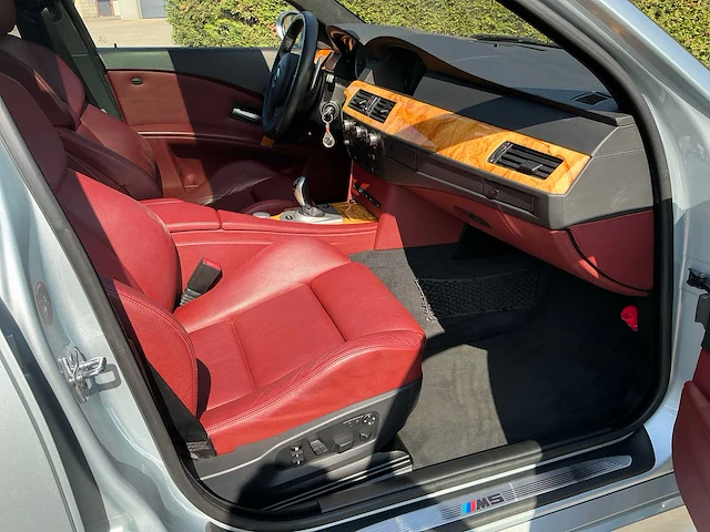 2005 bmw m5 e60 personenauto - afbeelding 25 van  71