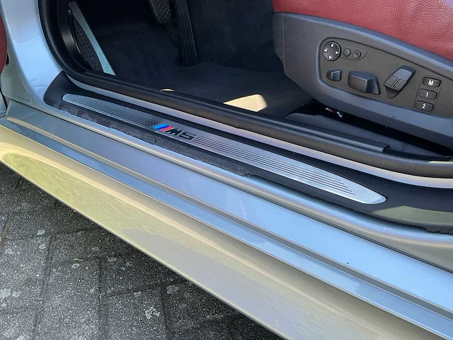 2005 bmw m5 e60 personenauto - afbeelding 29 van  71