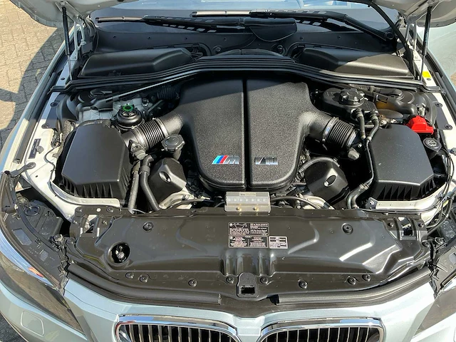 2005 bmw m5 e60 personenauto - afbeelding 33 van  71