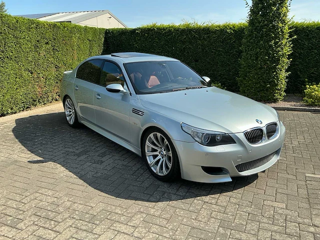 2005 bmw m5 e60 personenauto - afbeelding 23 van  71