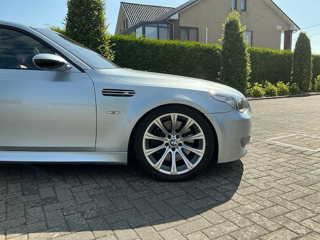 2005 bmw m5 e60 personenauto - afbeelding 46 van  71