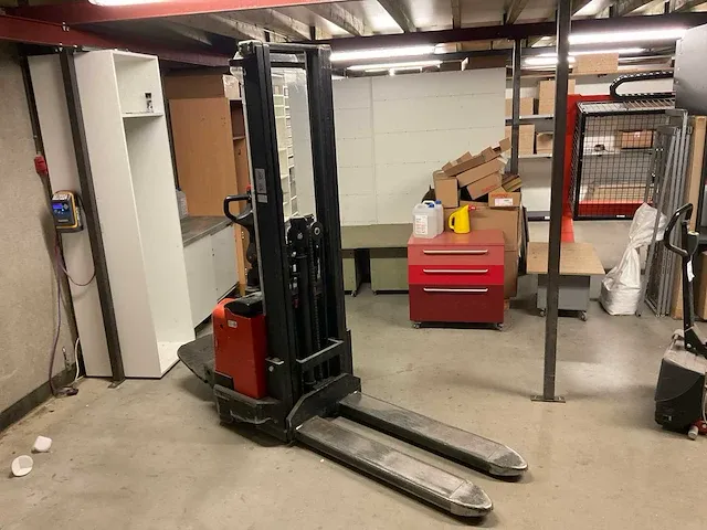 2005 bt sme120 stapelaar - afbeelding 1 van  5