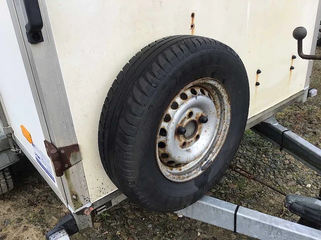2005 hapert van auto aanhangwagen - afbeelding 13 van  18