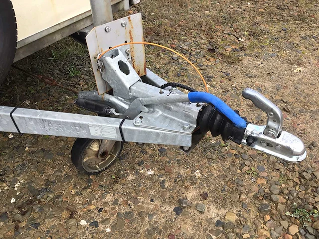 2005 hapert van auto aanhangwagen - afbeelding 15 van  18