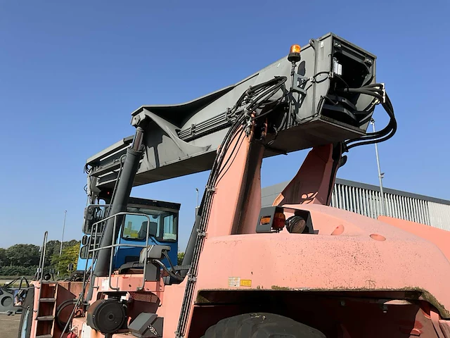 2005 kalmar drf 450 reachstacker - afbeelding 20 van  35