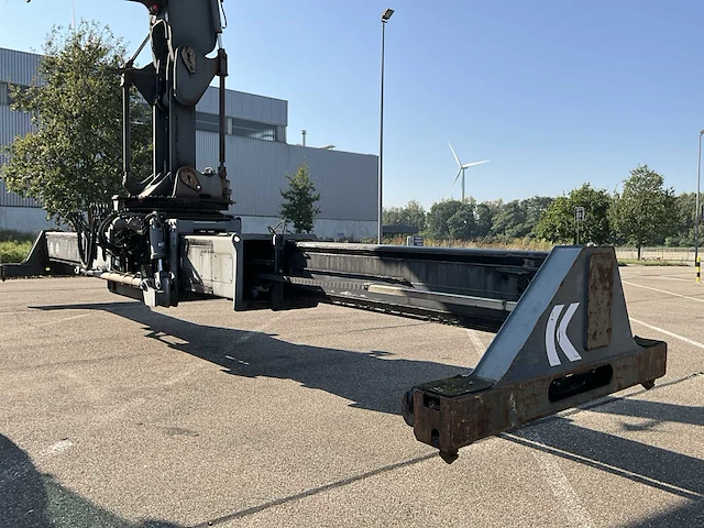 2005 kalmar drf 450 reachstacker - afbeelding 28 van  35