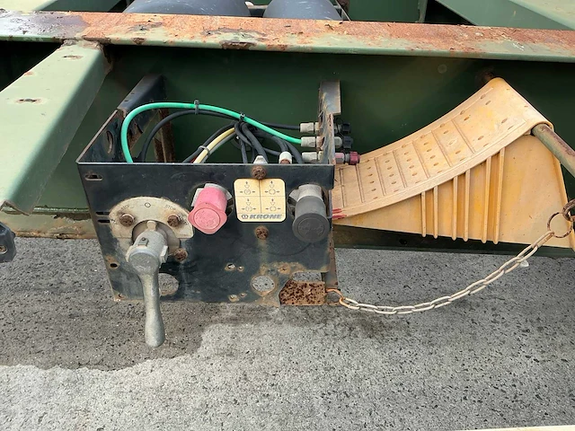 2005 krone sd 27 oplegger met containerchassis - afbeelding 12 van  13