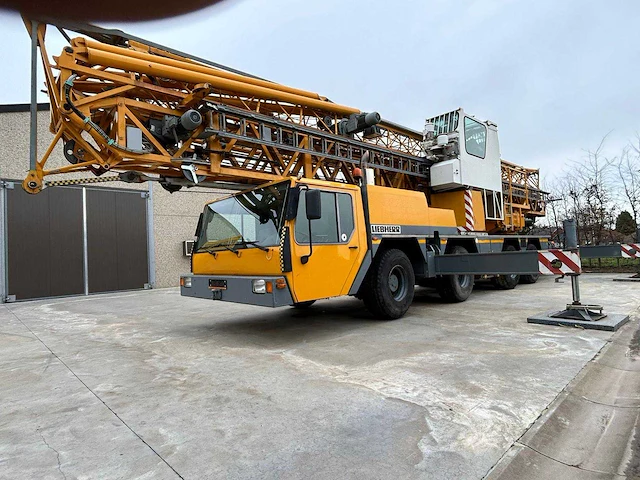 2005 liebherr umk 480 mobiele torenkraan - afbeelding 1 van  32