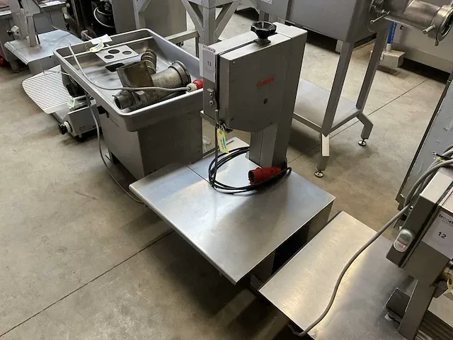 2005 mainca bm-2000 vleeszaagmachine - afbeelding 1 van  5