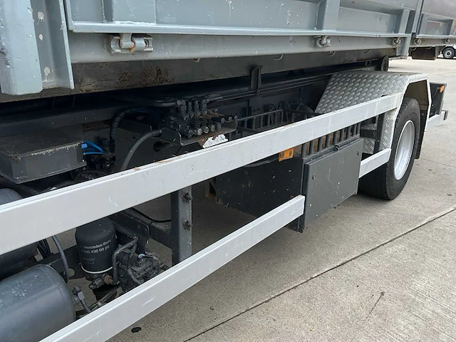 2005 mercedes atego 1218 kraan haak (zonder container) - afbeelding 6 van  48