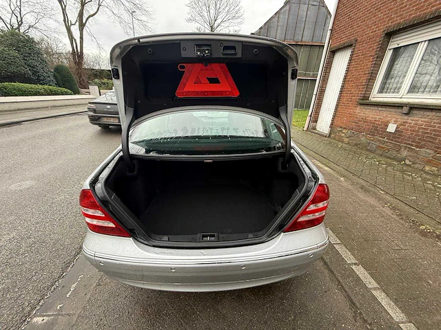 2005 mercedes-benz 200cdi personenauto - afbeelding 8 van  16