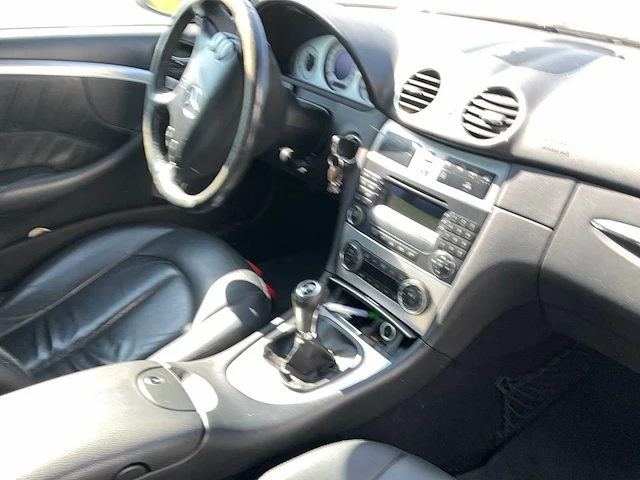2005 mercedes-benz clk 220 cdi coupé - afbeelding 24 van  31