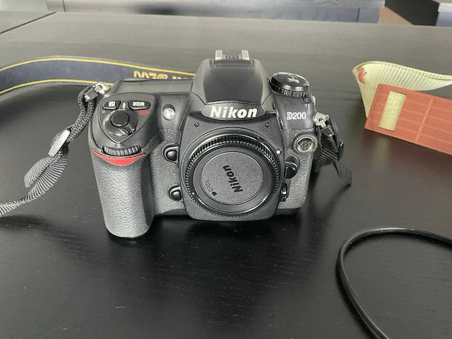 2005 nikon d200 spiegelreflectiecamera - afbeelding 2 van  7