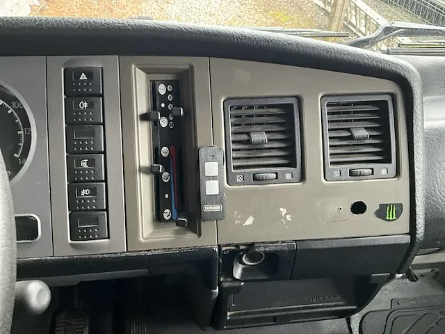 2005 nissan atleon - afbeelding 10 van  33