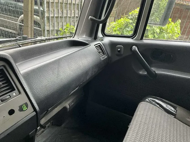 2005 nissan atleon - afbeelding 13 van  33